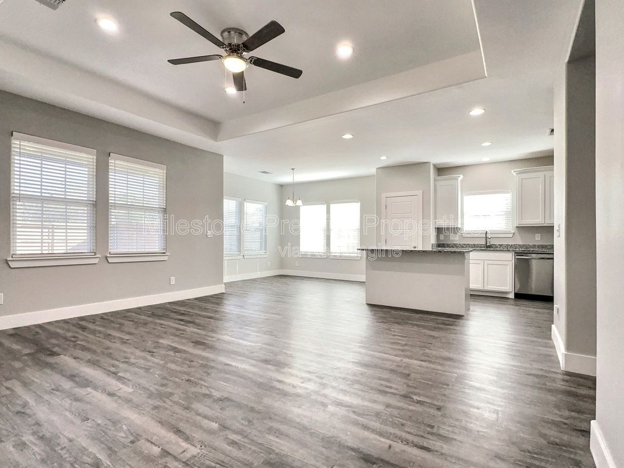 1036 Ray Dr - Photo 5 of 25