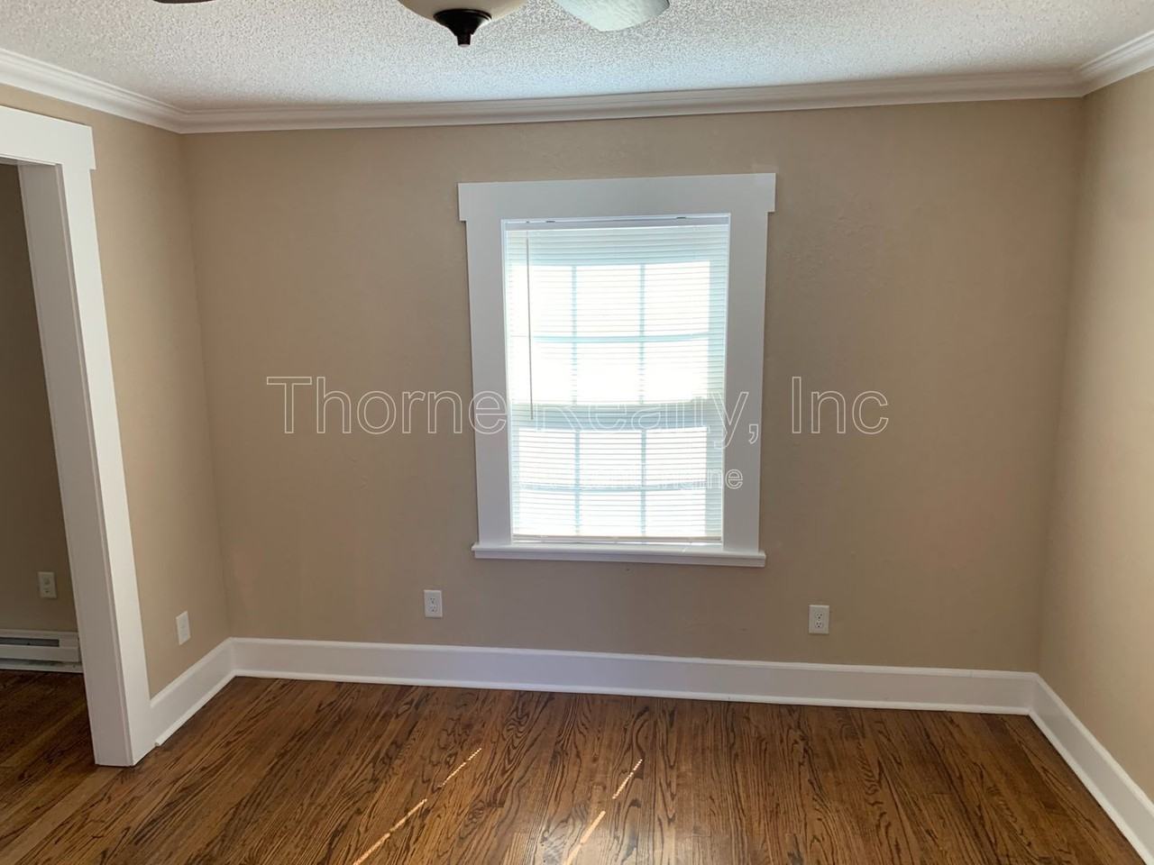 813 Clark St - Photo 4 of 22