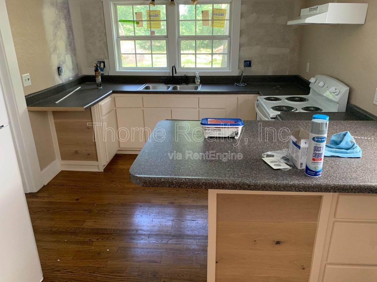 813 Clark St - Photo 6 of 22