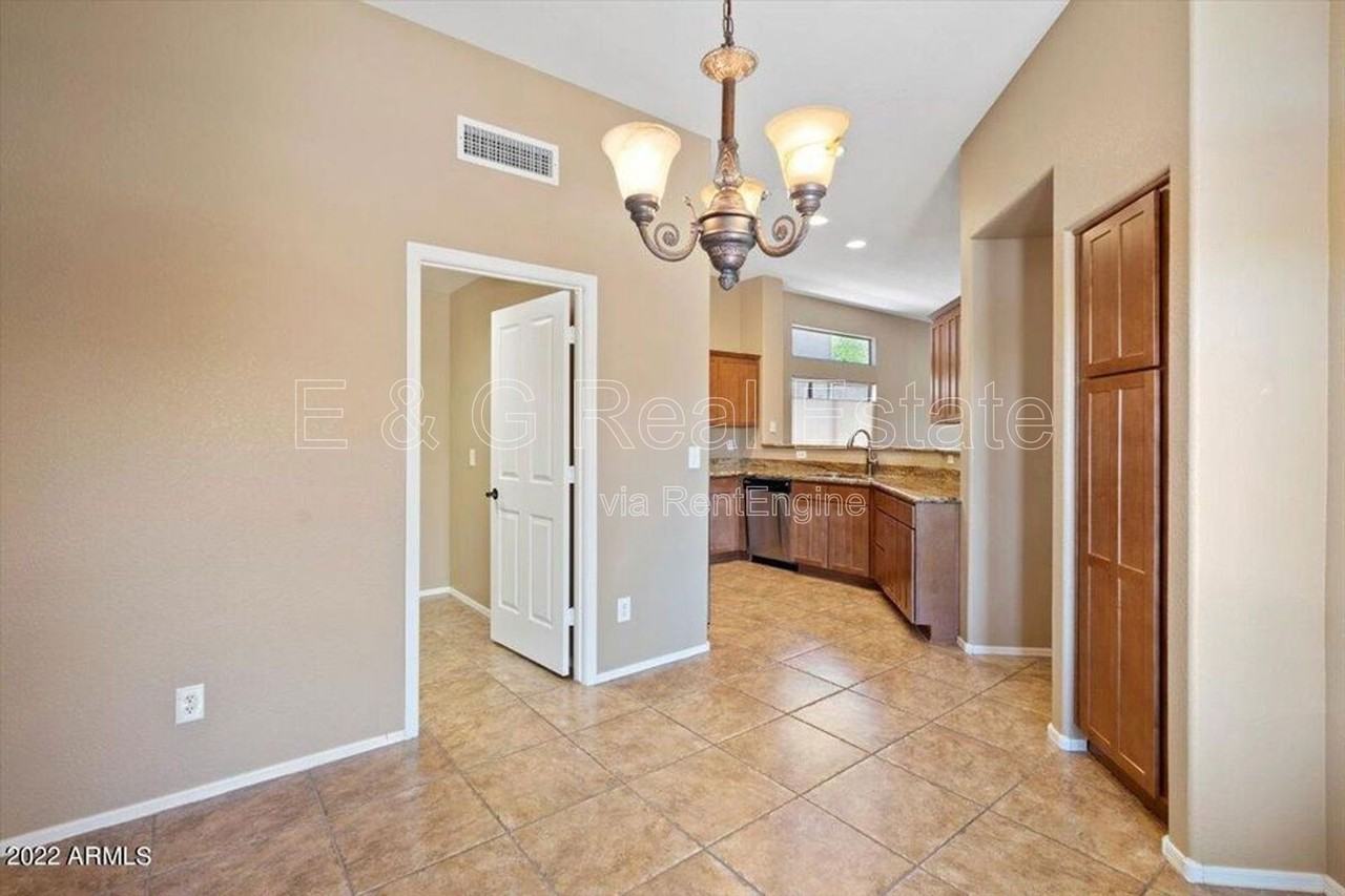 23043 N 89th Pl - Photo 7 of 30