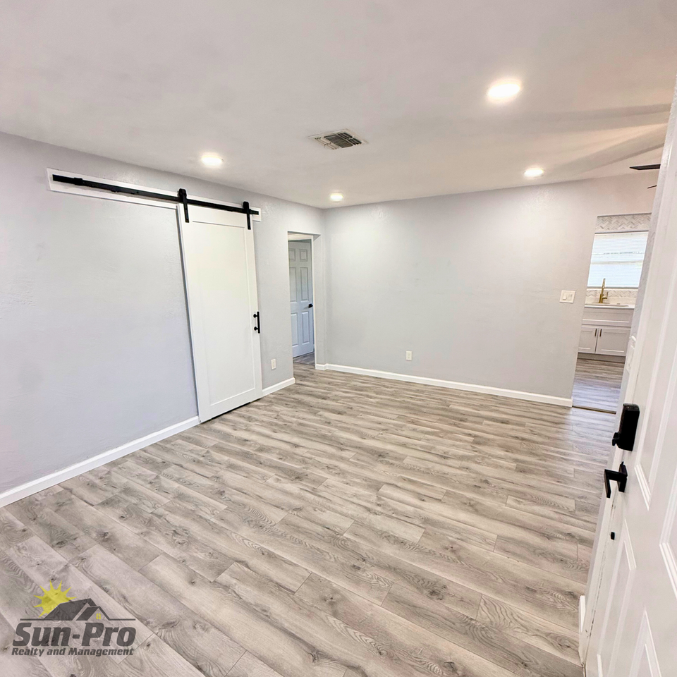 332 S Seneca Blvd - Photo 2 of 16