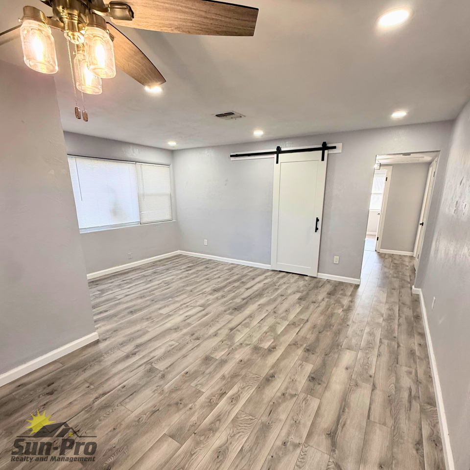 332 S Seneca Blvd - Photo 3 of 16