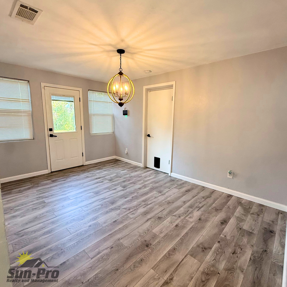 332 S Seneca Blvd - Photo 4 of 16