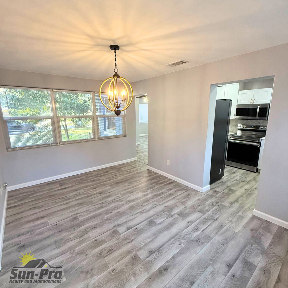 332 S Seneca Blvd - Photo 5 of 16