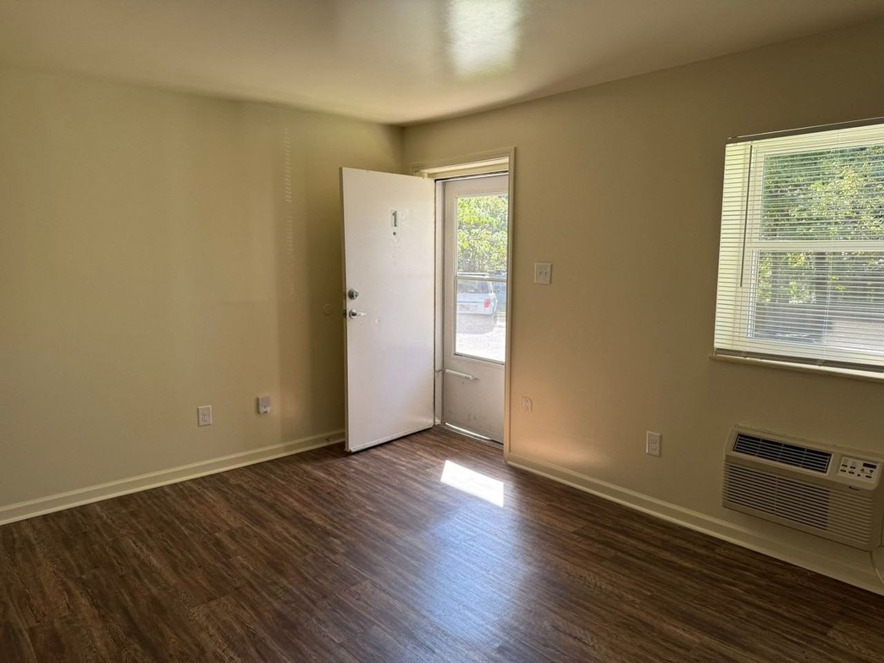 5820 Sanford Rd #1 - Photo 6 of 13