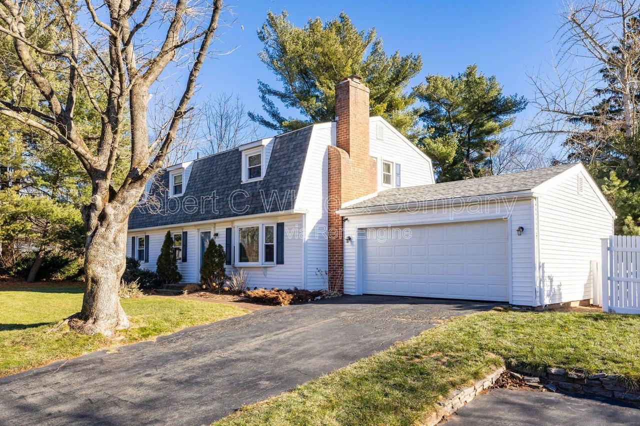 42 Valley View Ln - Photo 2 of 32