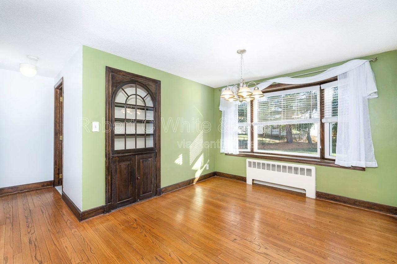 42 Valley View Ln - Photo 7 of 32