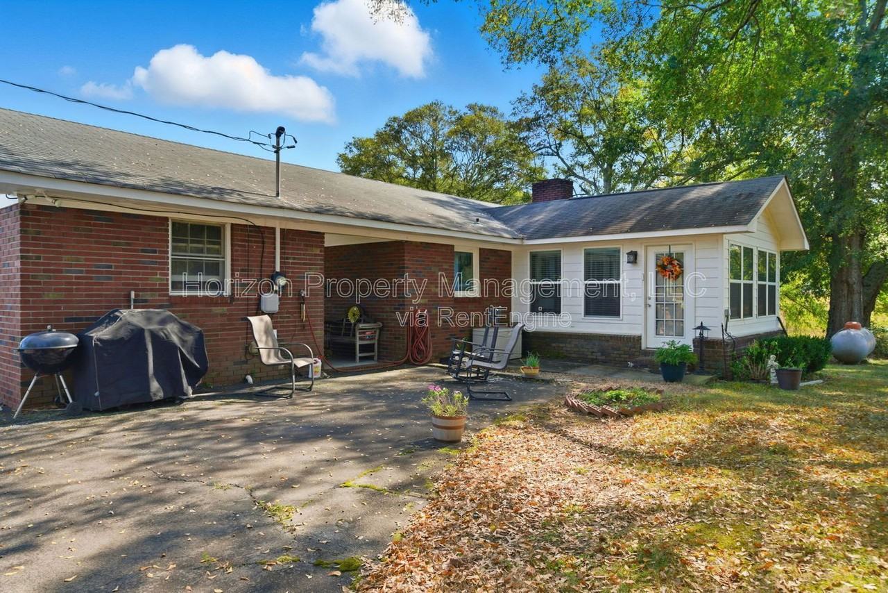 8730 Jot Em Down Rd - Photo 7 of 9