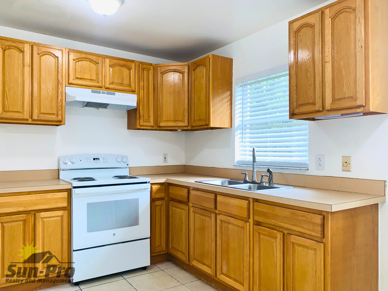 1965 Nelson Ave - Photo 4 of 12