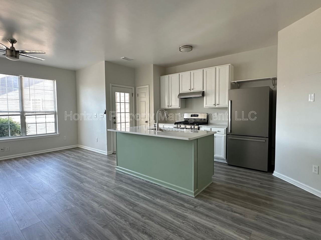 6461 Topside Ave - Photo 4 of 22