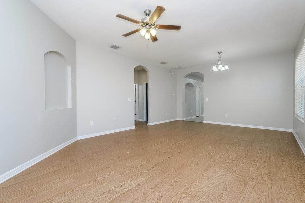 1031 Windton Oak Dr - Photo 3 of 16