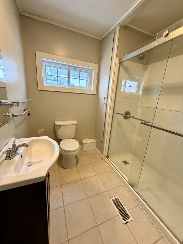 97 Pendleton St #1 - Photo 7 of 12