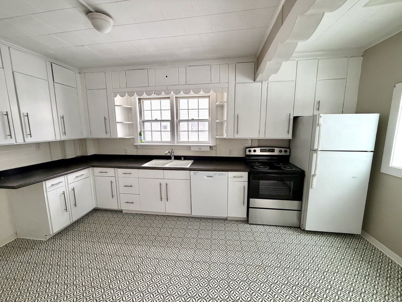 97 Pendleton St #1 - Photo 5 of 12