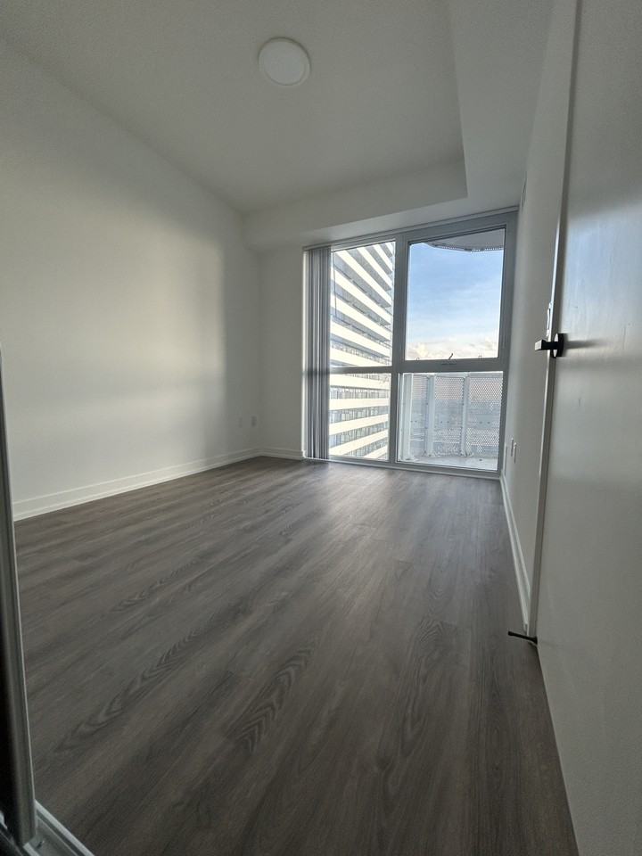 8 Interchange Way - Photo 4 of 9