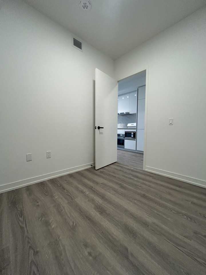 8 Interchange Way - Photo 2 of 9