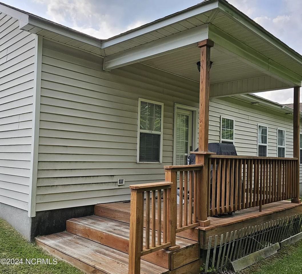 1928B Cambria Dr #B - Photo 2 of 11