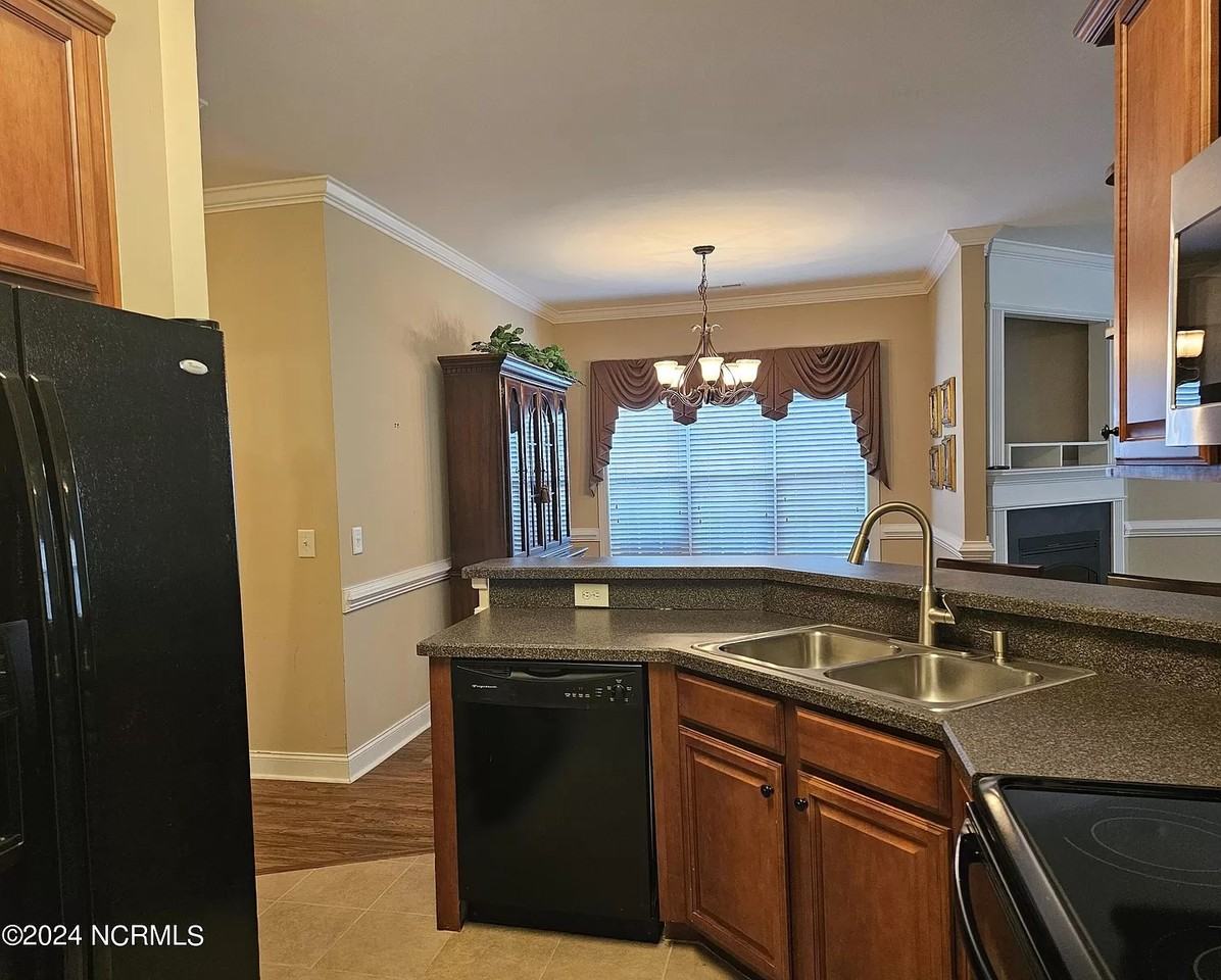 1928B Cambria Dr #B - Photo 7 of 11