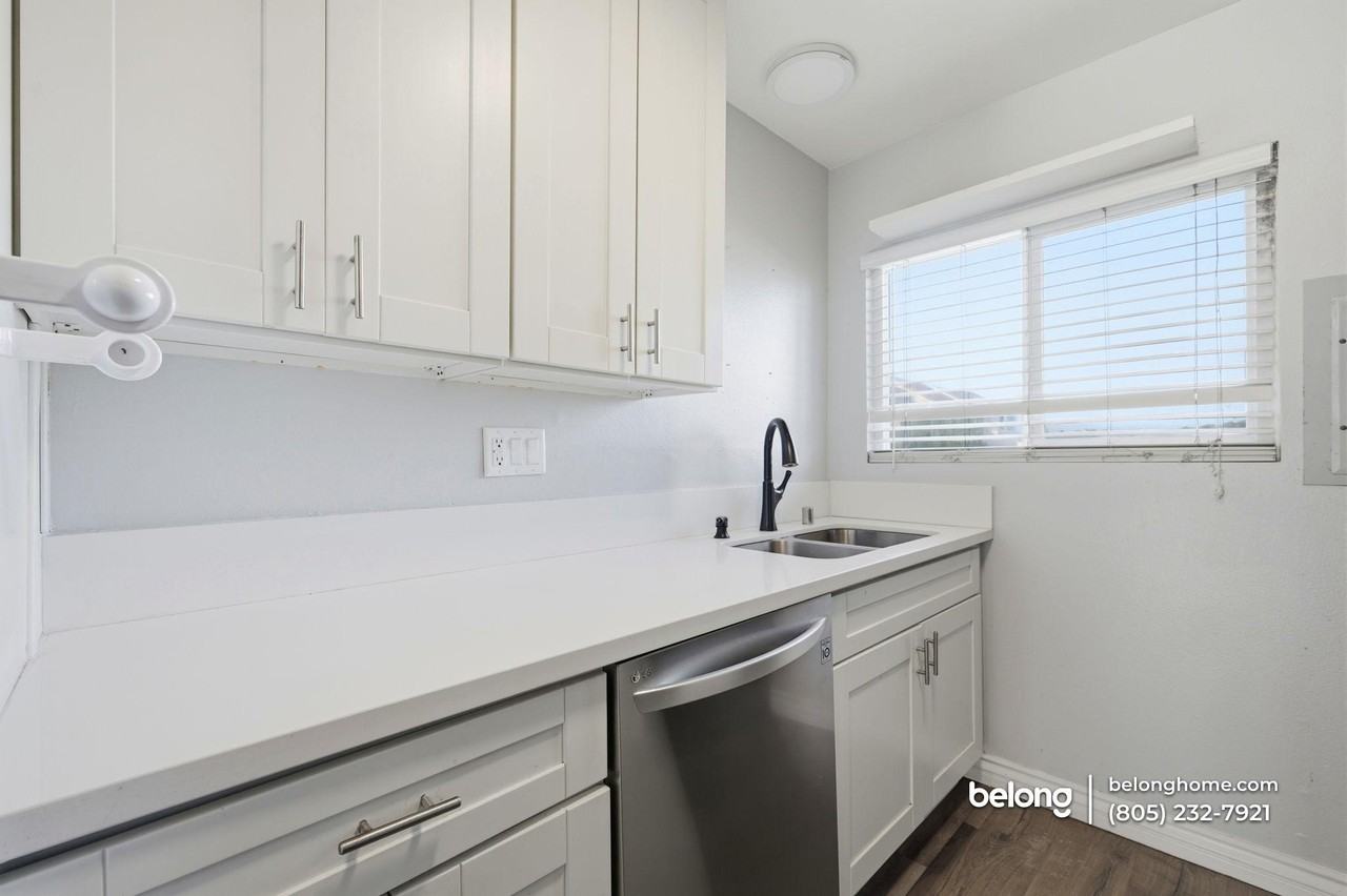 267 S Ventura Rd #280 - Photo 6 of 26