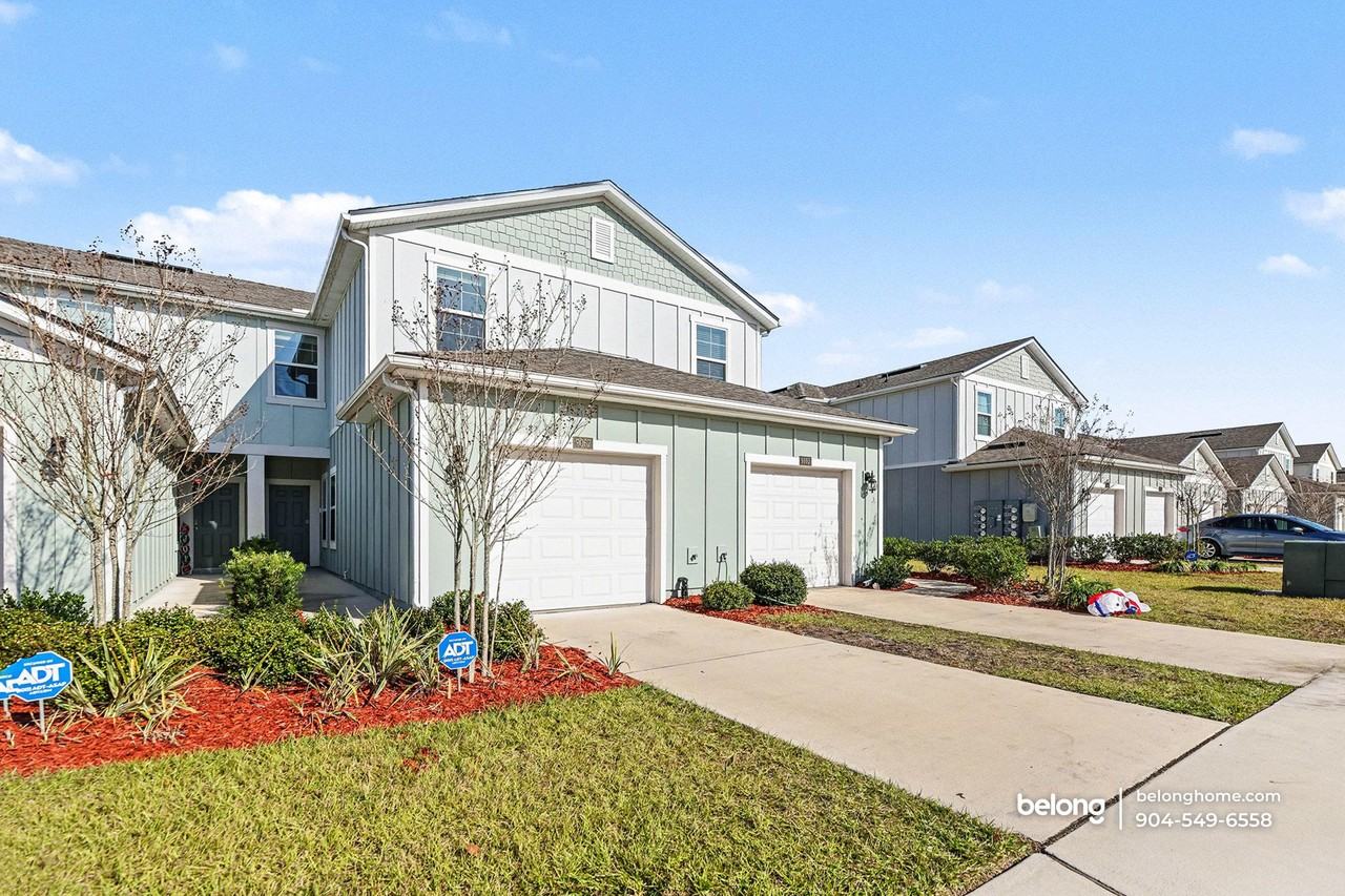 9067 Gifford Dr - Photo 2 of 28