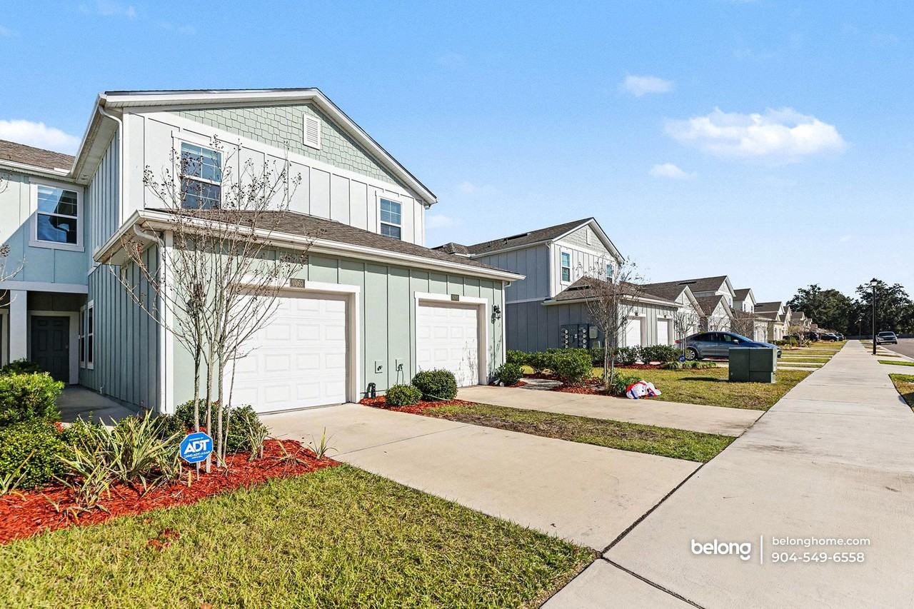 9067 Gifford Dr - Photo 3 of 28