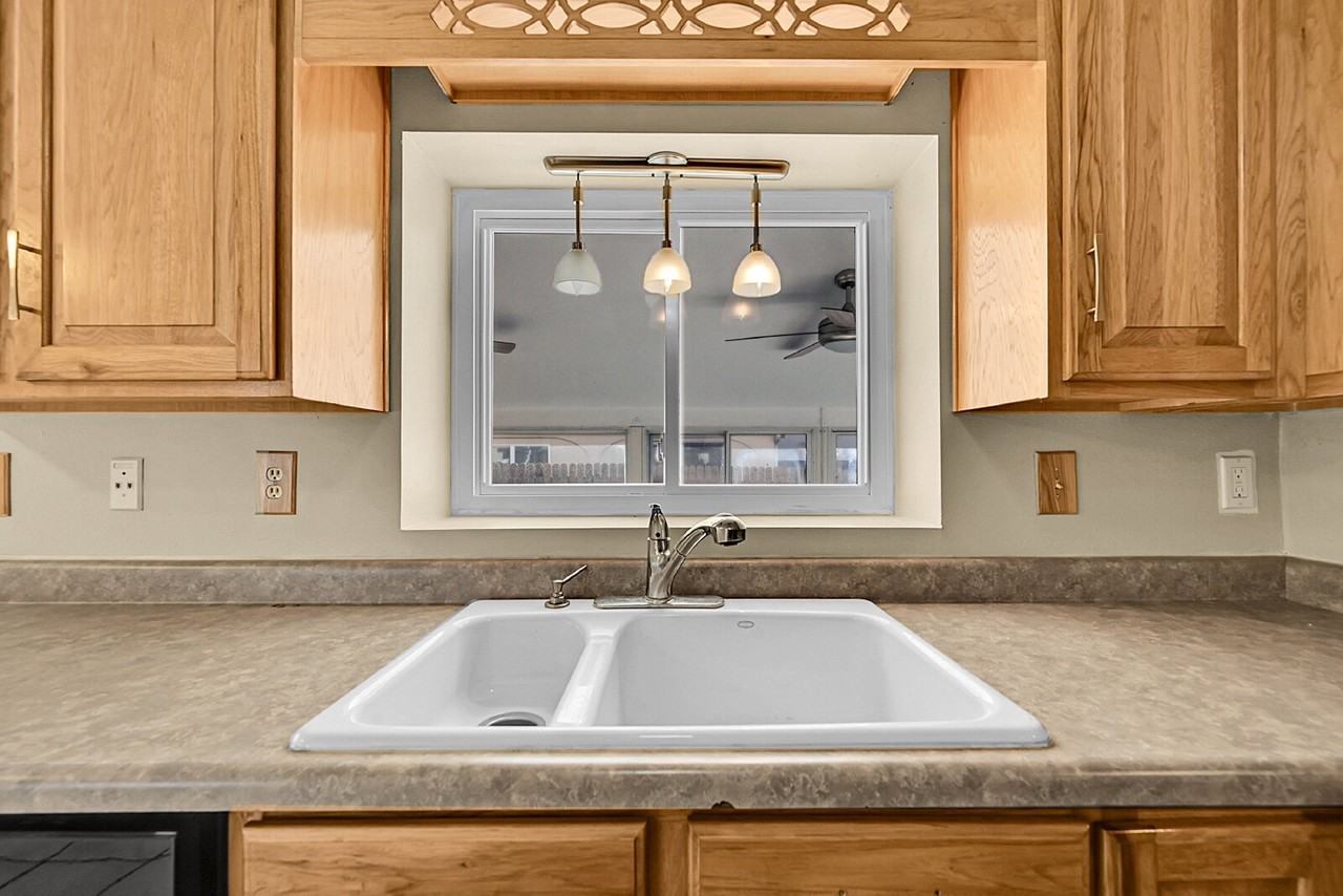 1380 Ride Ln - Photo 2 of 45