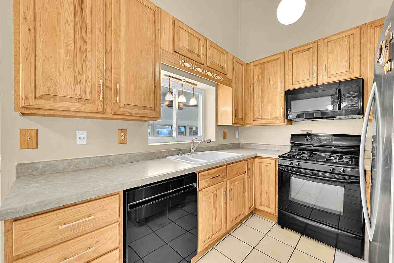 1380 Ride Ln - Photo 3 of 45