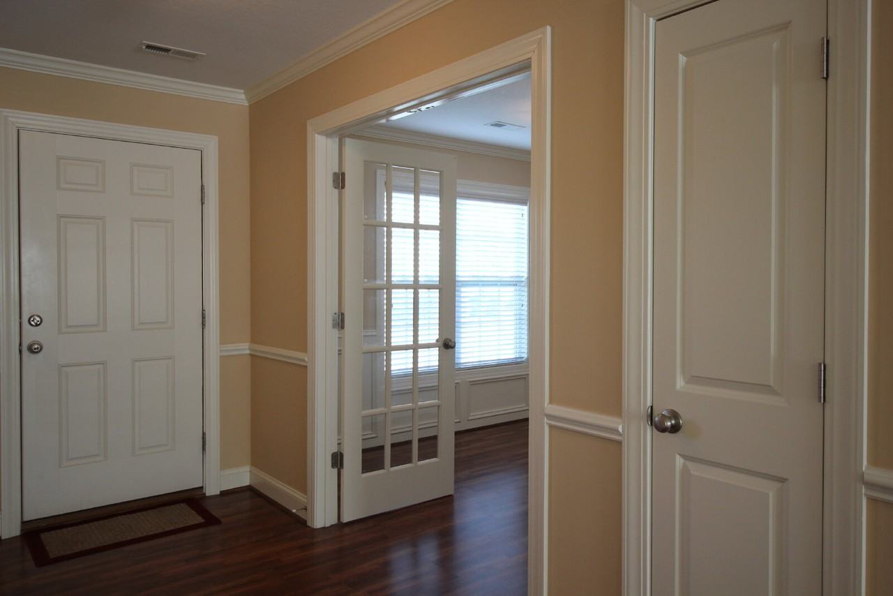 120 Chandler Dr Apt H - Photo 3 of 39