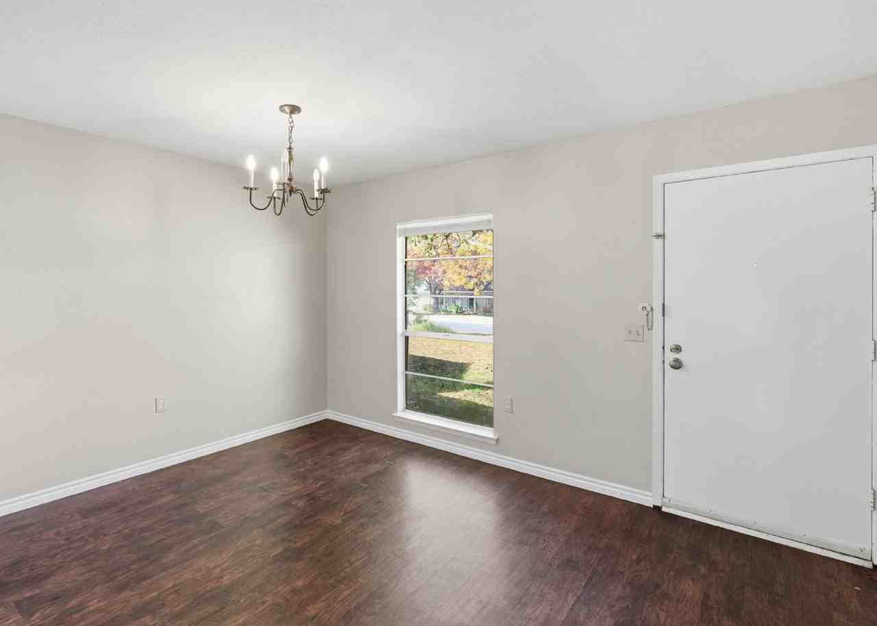 5938 Oak Run St - Photo 3 of 19