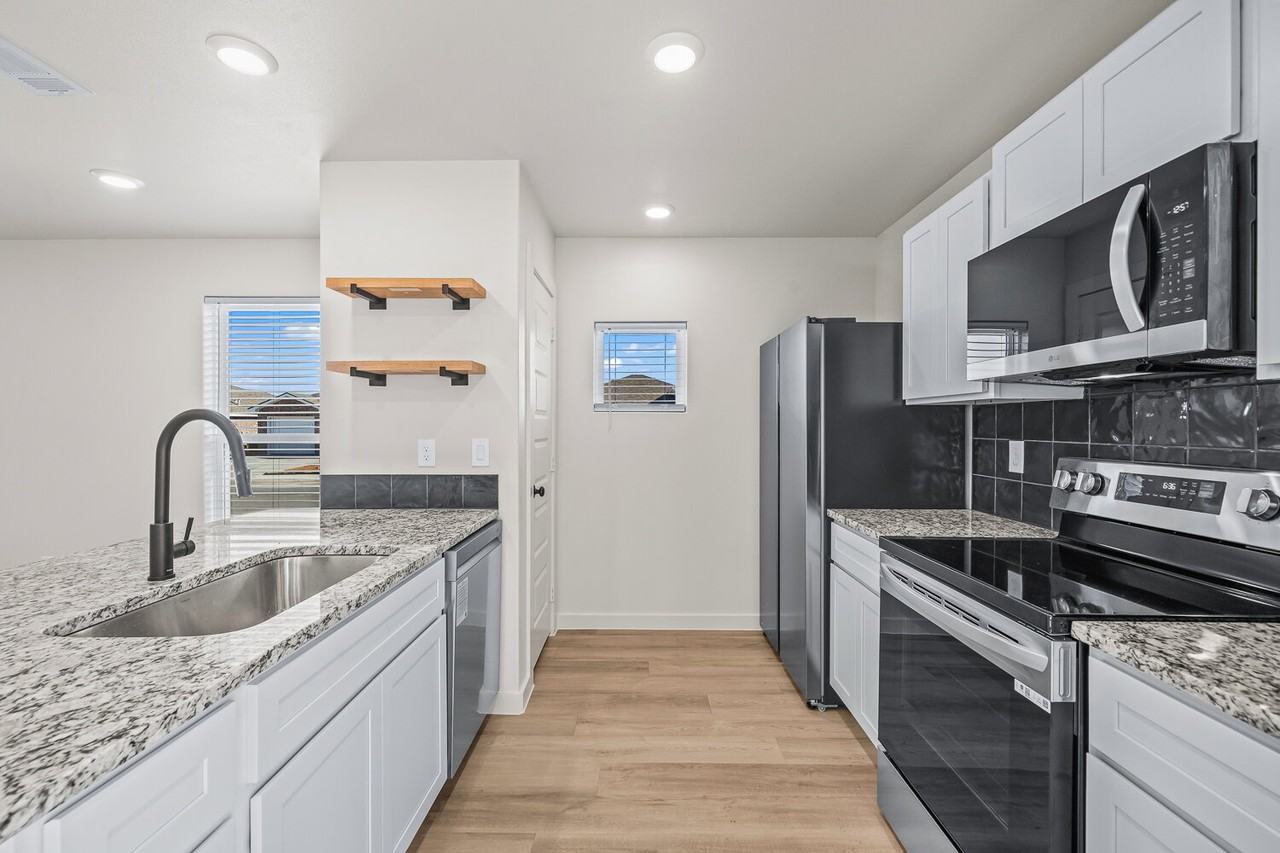 517 East 23rd Street - Photo 5 of 16