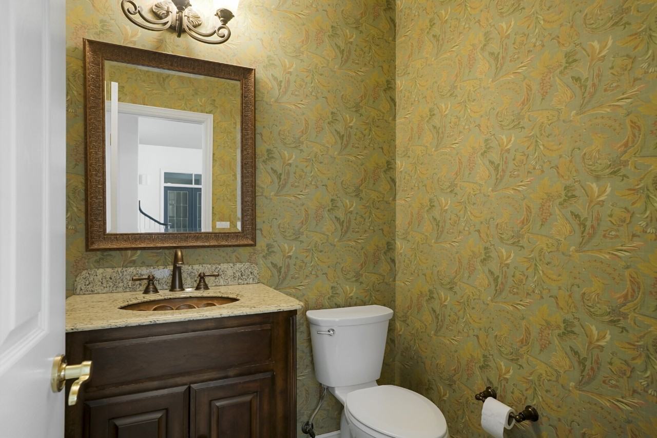 2064 S Robb Way - Photo 7 of 26