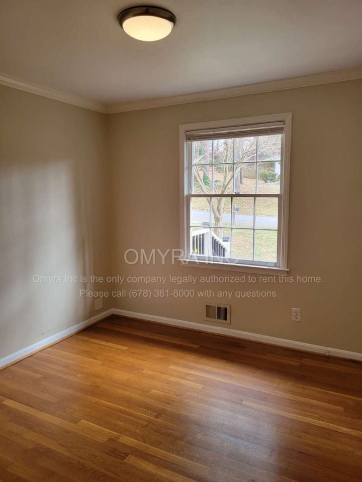 3232 Woodlynne Way - Photo 7 of 16