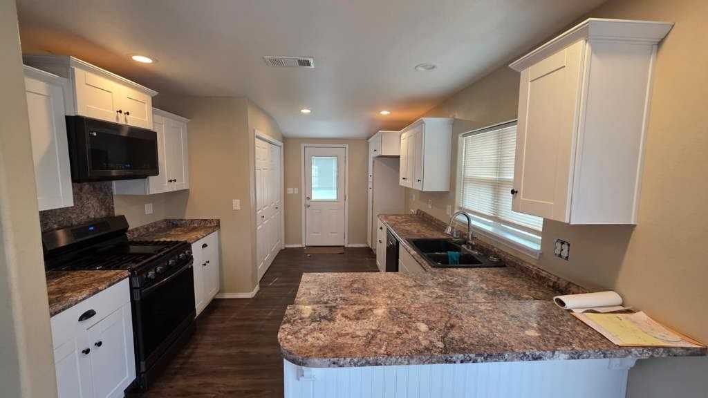 4213 Sw 15th Ave - Photo 3 of 14