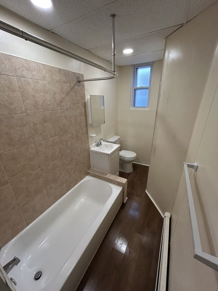 1116 W State St #1 - Photo 3 of 6