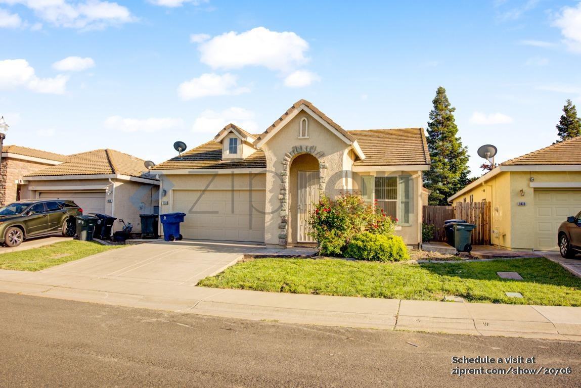 1834 Zurlo Way - Photo 4 of 25