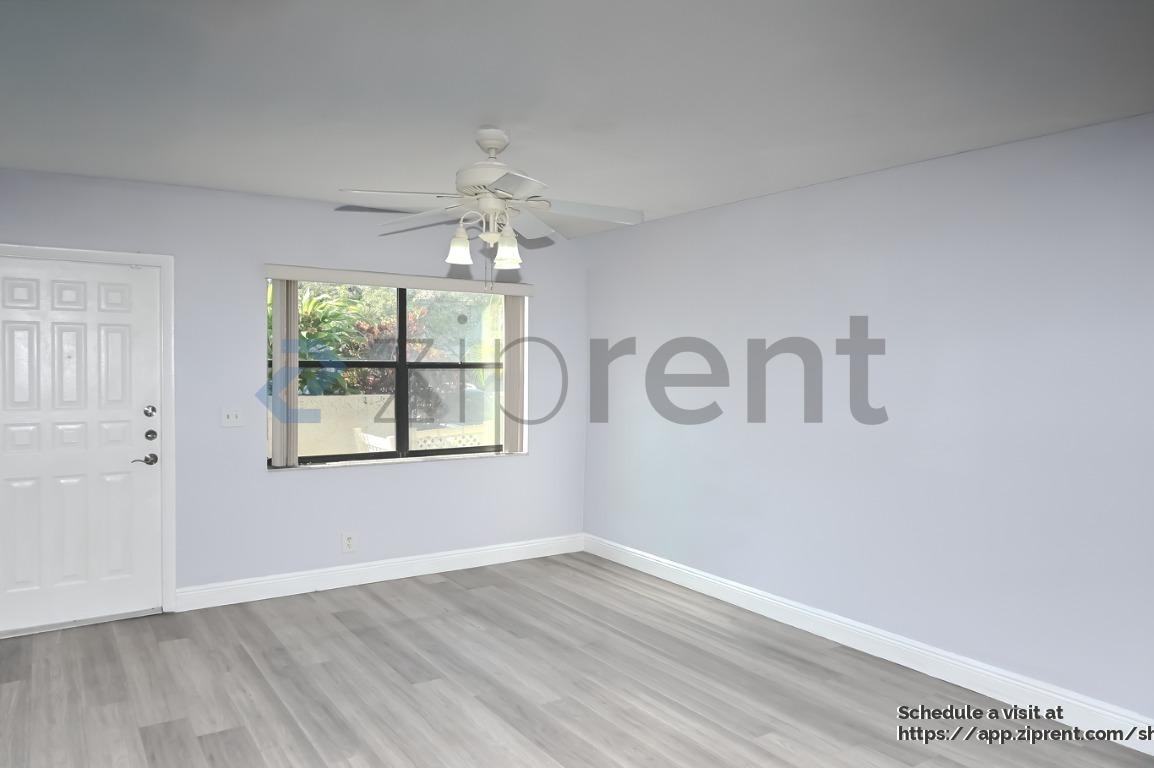 9761 Riverside Dr - Photo 6 of 40