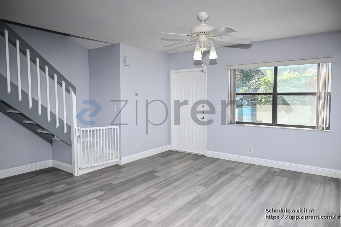 9761 Riverside Dr - Photo 7 of 40