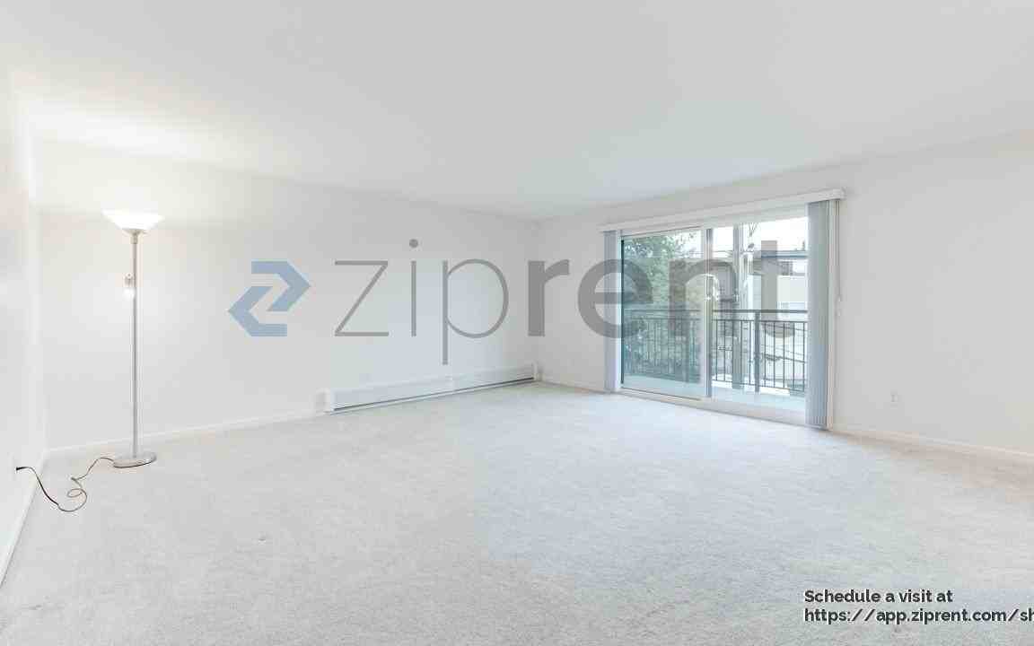 911 N 73rd St #401 - Photo 2 of 24