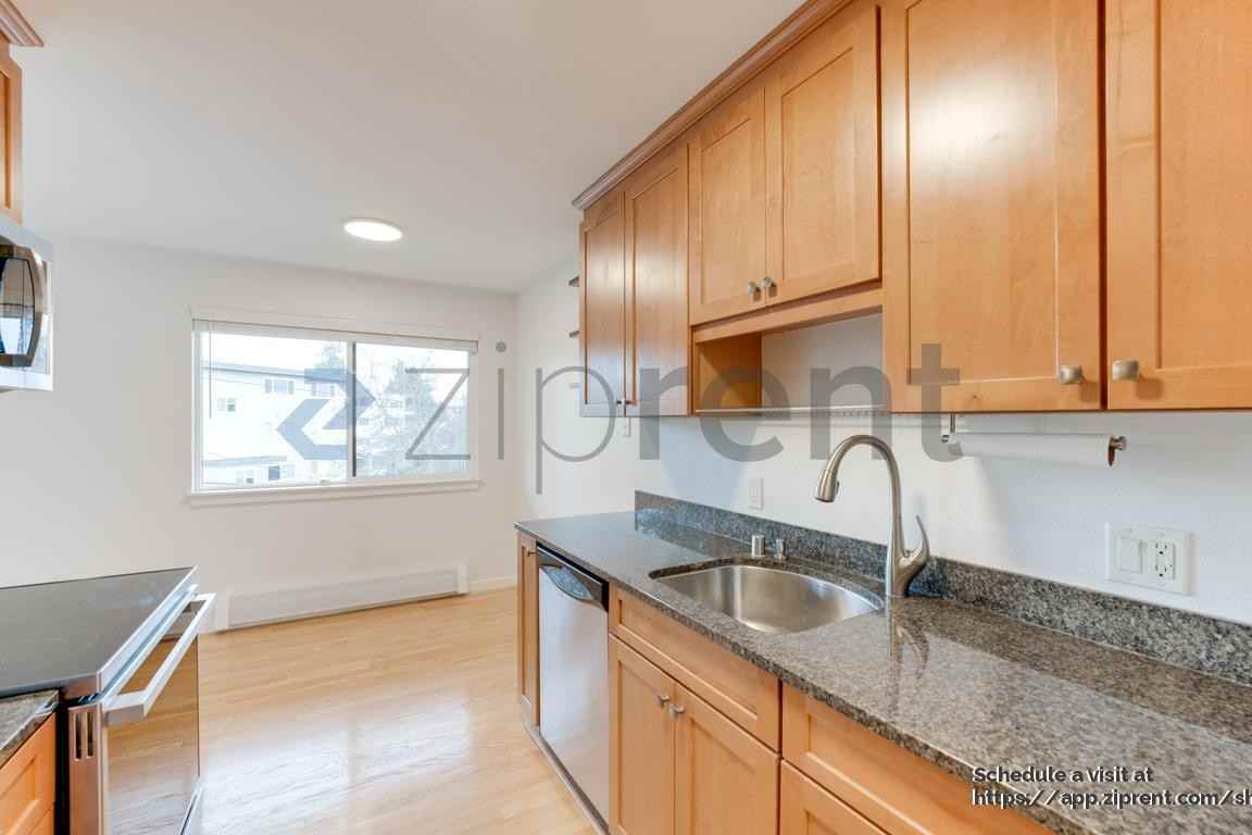 911 N 73rd St #401 - Photo 6 of 24