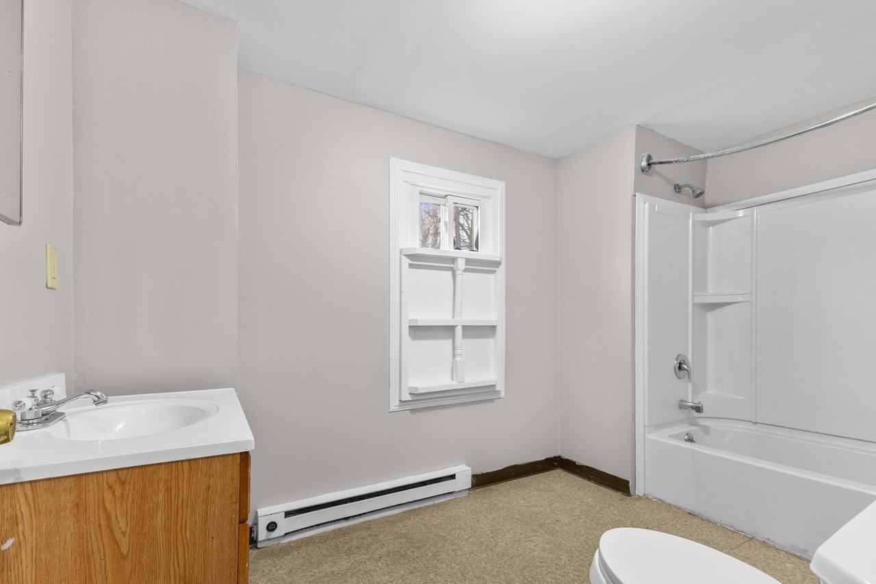 922 Dakin St #1 - Photo 4 of 23