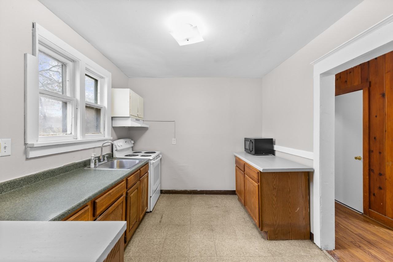 922 Dakin St #1 - Photo 3 of 23