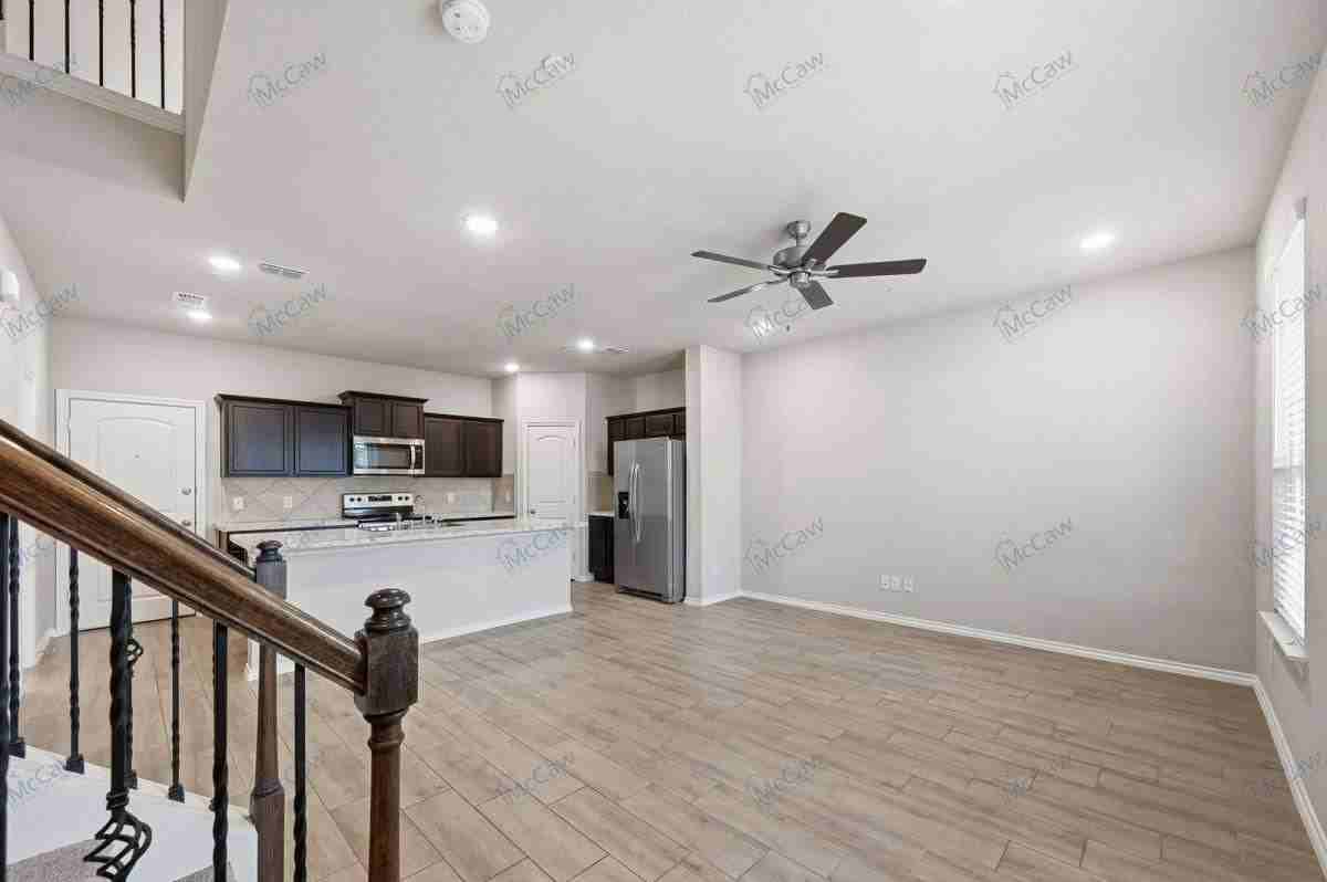 2808 Baneberry Ln #31 - Photo 3 of 10