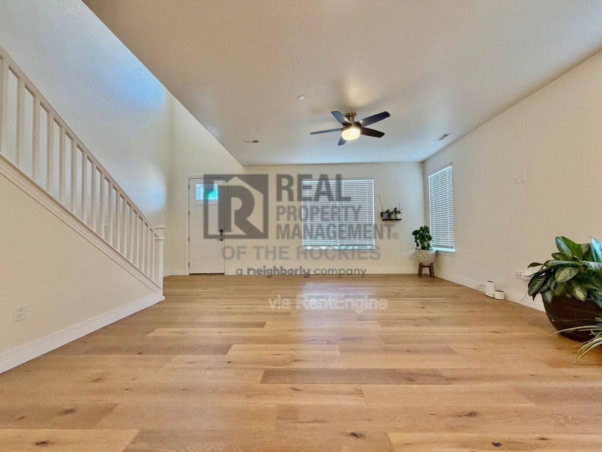 1203 Bon Homme Richard Dr - Photo 3 of 10