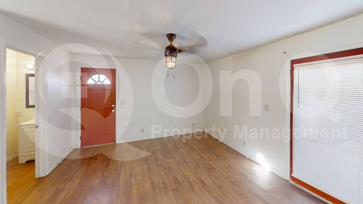 1209 W Indianola Ave #B - Photo 4 of 9