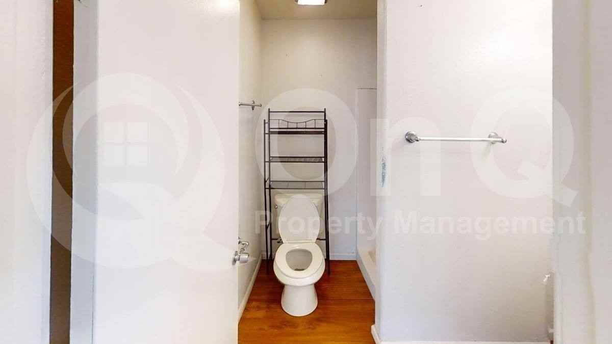 1209 W Indianola Ave #B - Photo 6 of 9