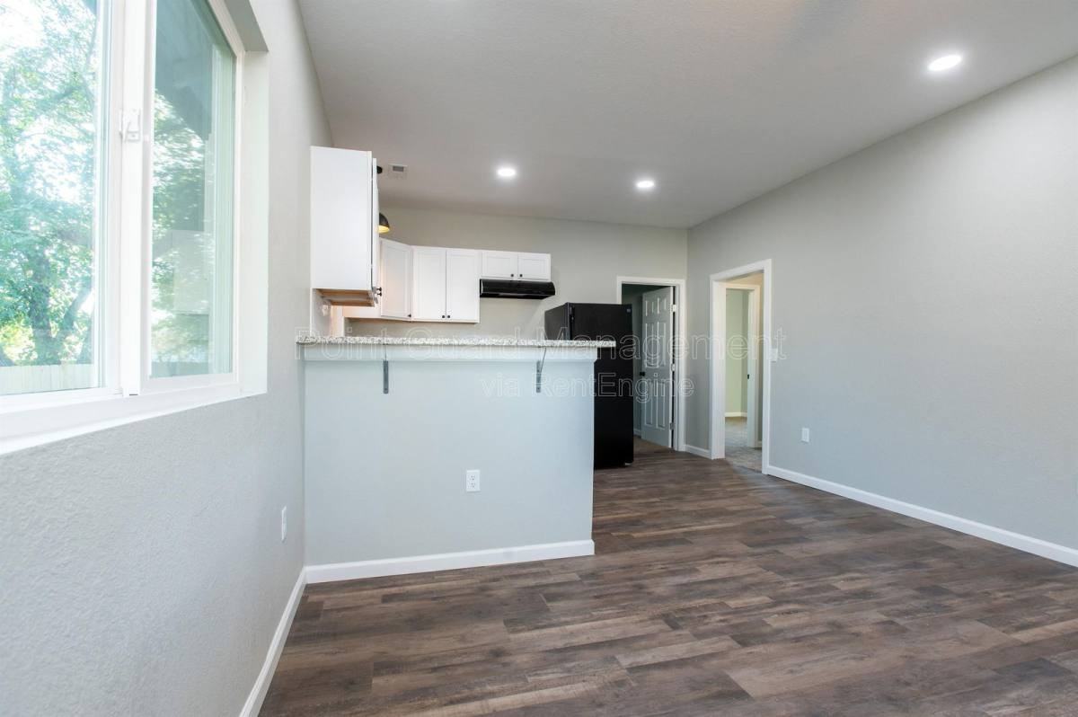 1601 S Pattie St - Photo 3 of 10