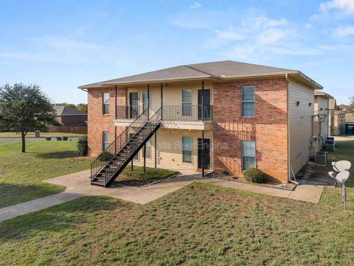 10007 Amber Cir - Photo 2 of 10