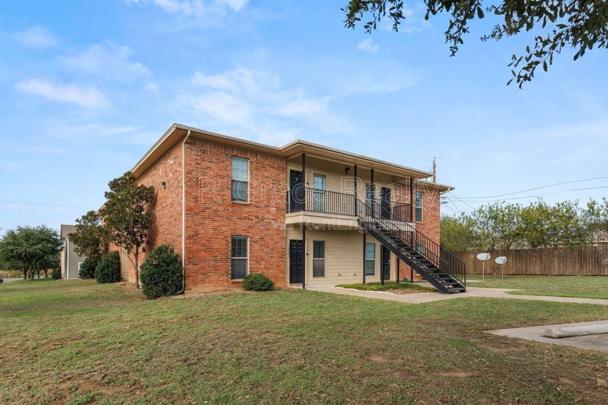 10007 Amber Cir - Photo 3 of 10