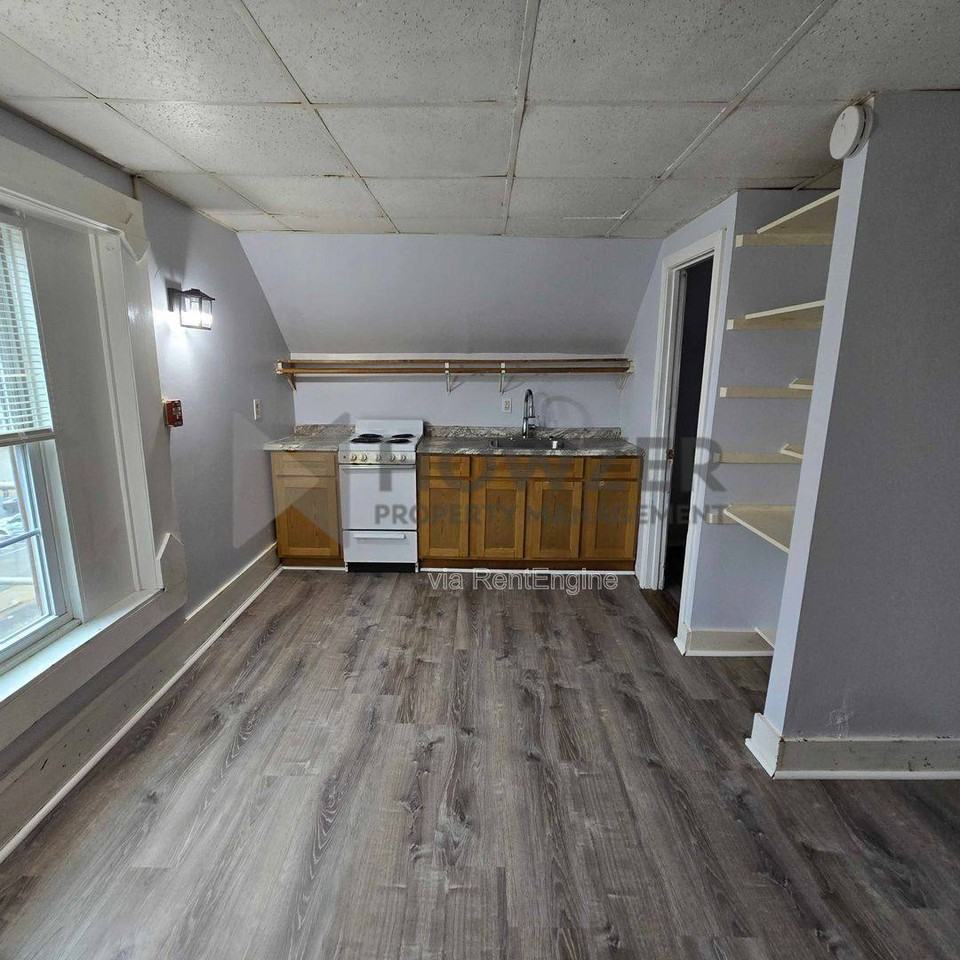 109 Green St #9 - Photo 3 of 8