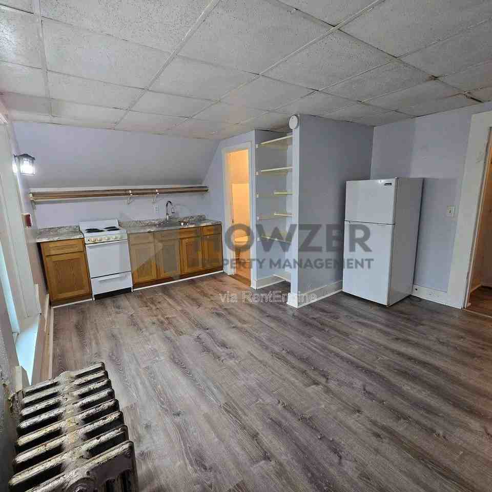 109 Green St #9 - Photo 7 of 8