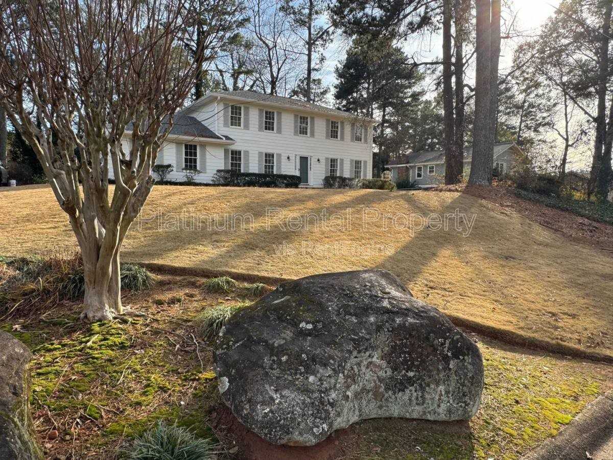 4007 Shady Cir Nw - Photo 2 of 10
